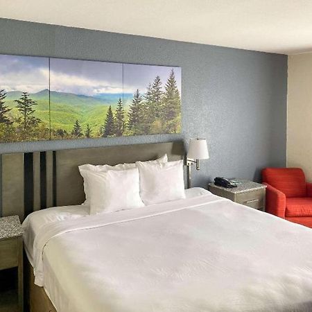 Clarion Pointe - Greensboro Coliseum Area Kültér fotó