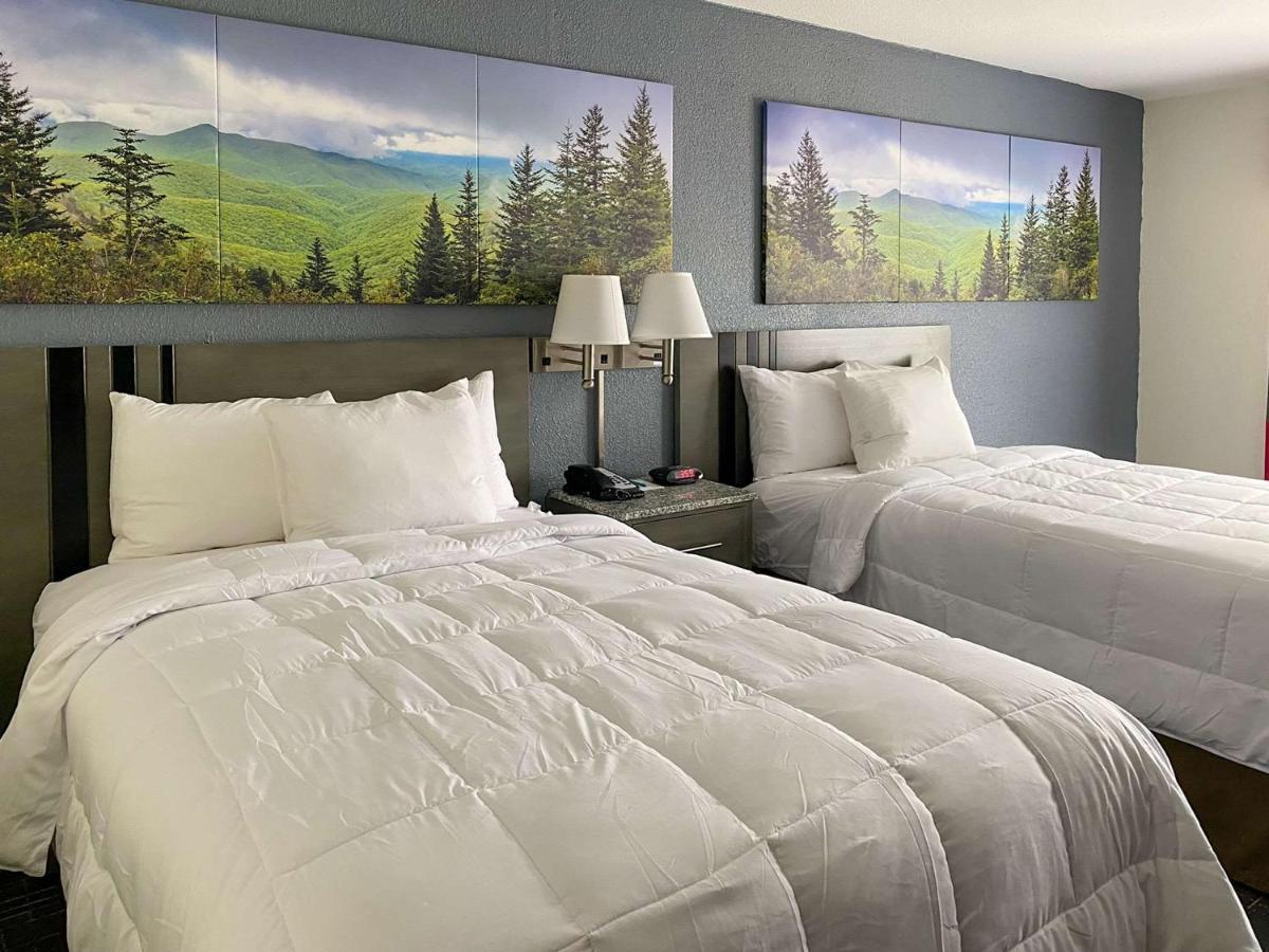 Clarion Pointe - Greensboro Coliseum Area Kültér fotó