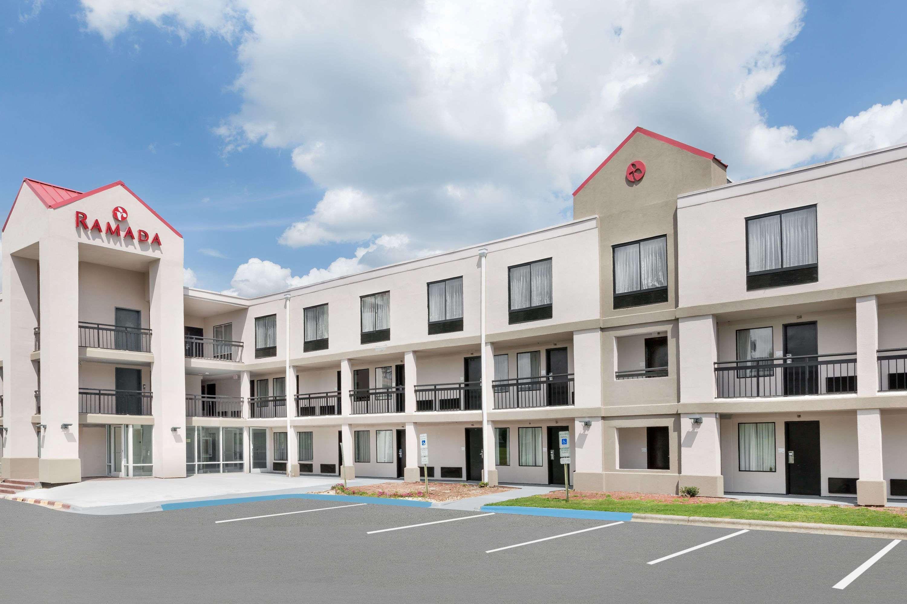 Clarion Pointe - Greensboro Coliseum Area Kültér fotó