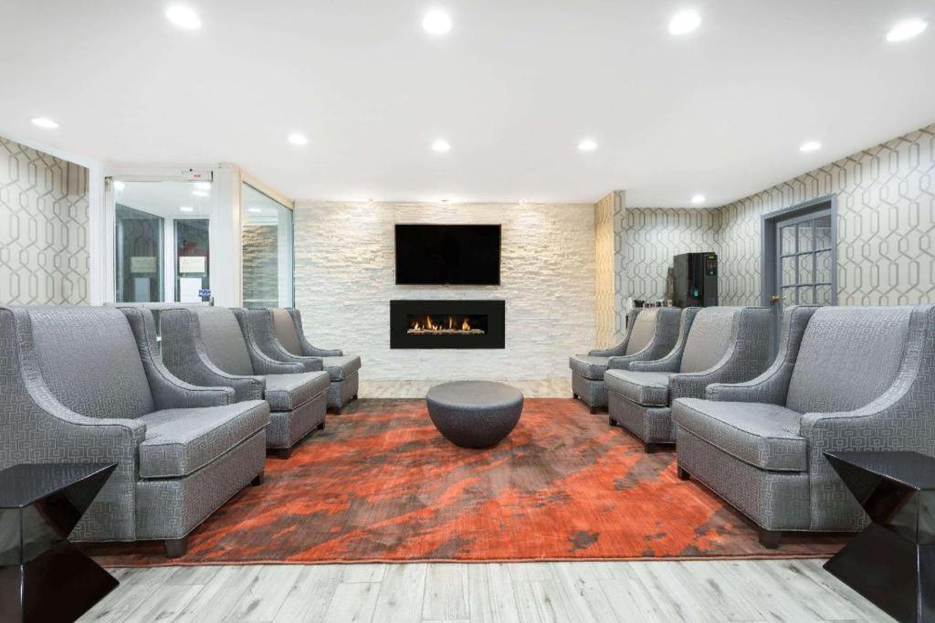 Clarion Pointe - Greensboro Coliseum Area Kültér fotó